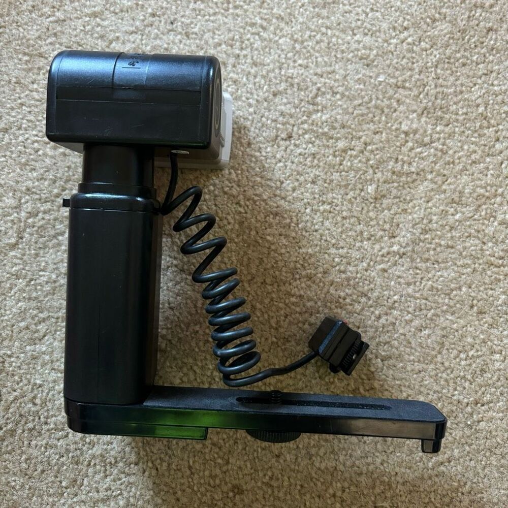 35mm Camera Flash Untested - Picture 2 of 3